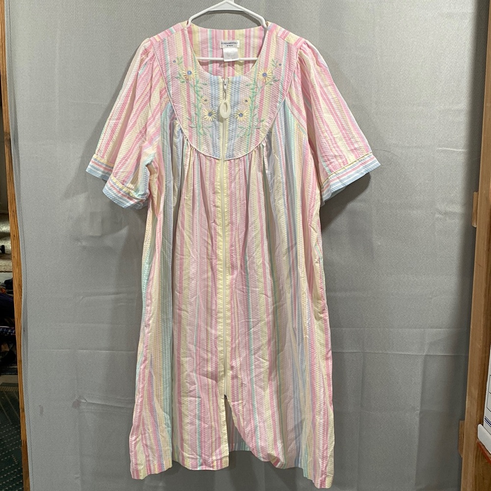 Fundamental Women Vintage House Dress/Duster. Pretty Spring Colors. Size 1X